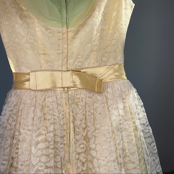 Vintage Yellow & White Full Lace Dress with Green Shoulders - Picture 7 of 11